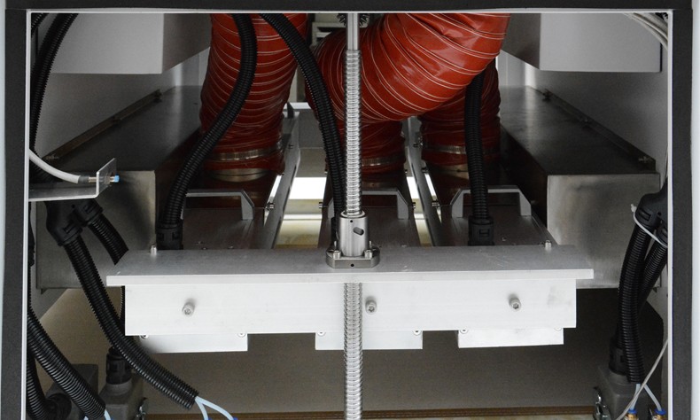 OCA光學(xué)膠 UV機.jpg